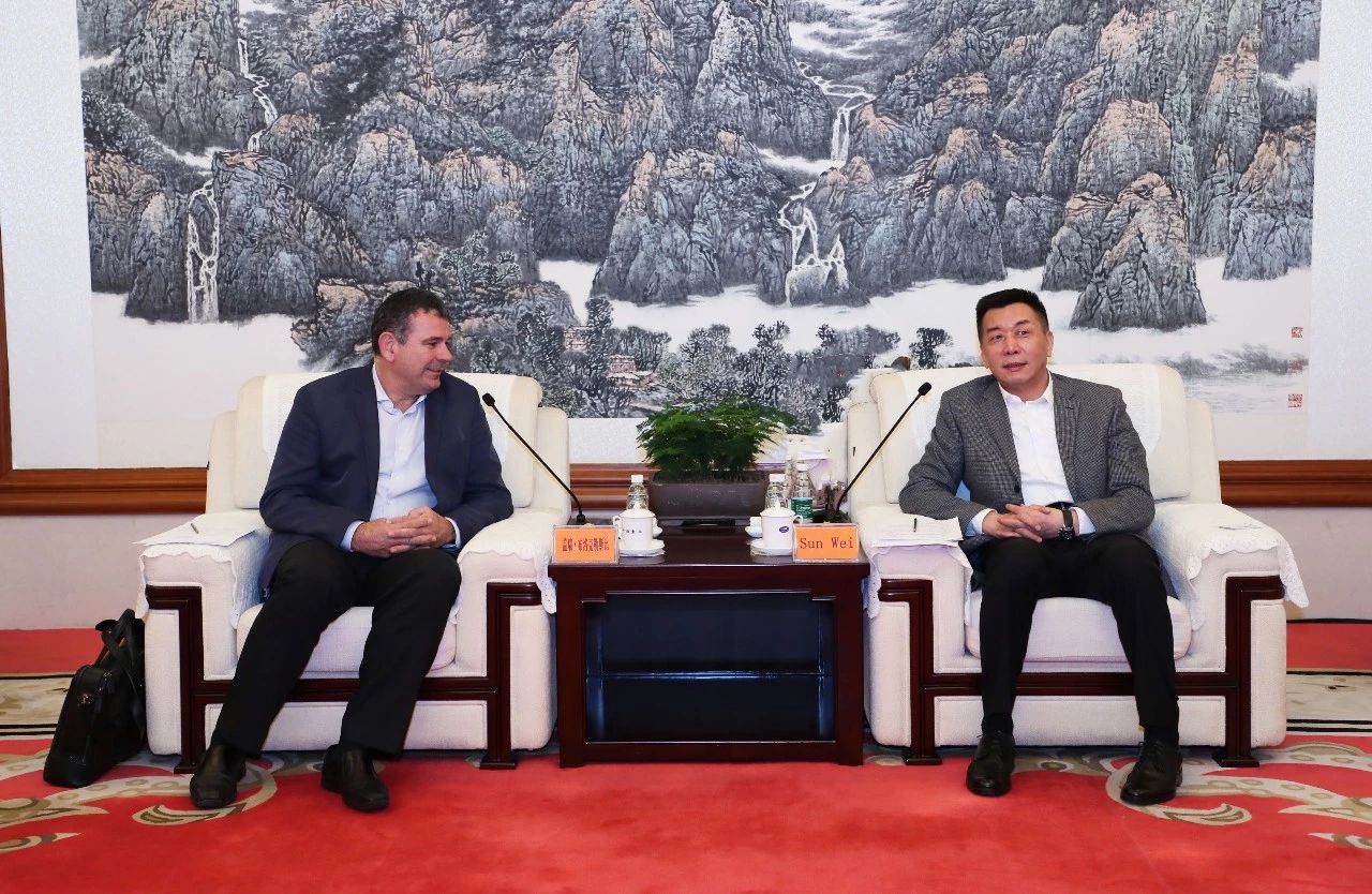 孫偉會(huì)見Navig8集團(tuán)主席Gary Brocklesby